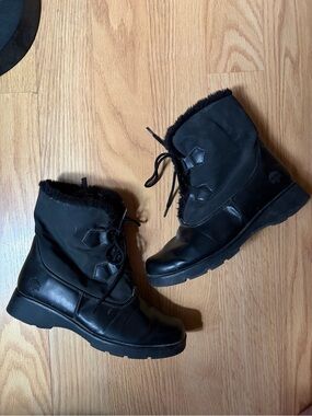 totes Women’s Black Lace-Up Insulated Boots